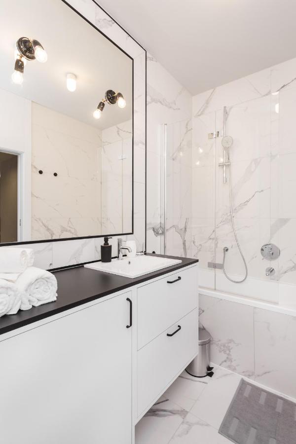Luxury Apartments Mennica Residence - Golden Apartments - City Center Varsovie Extérieur photo