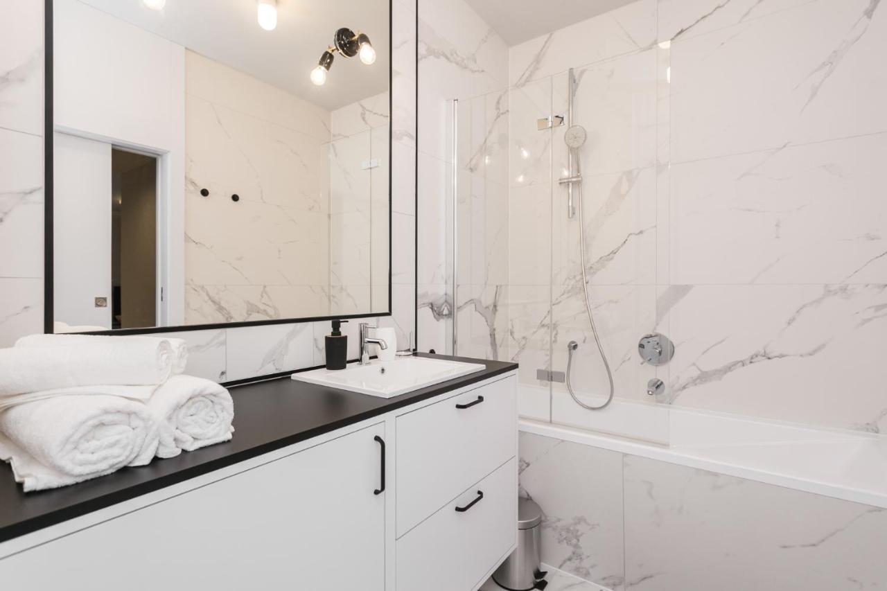 Luxury Apartments Mennica Residence - Golden Apartments - City Center Varsovie Extérieur photo